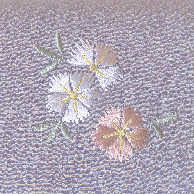 優しいちりめん刺繍入り御念珠袋（紫根色）