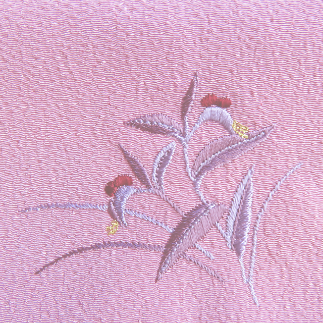 優しいちりめん刺繍入り御念珠袋（ピンク色）