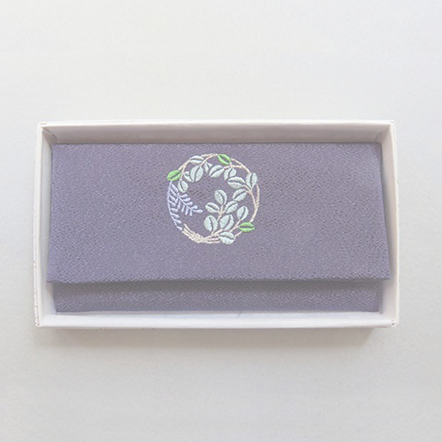 ちりめん刺繍入り御念珠袋 萩の丸（紫根色）