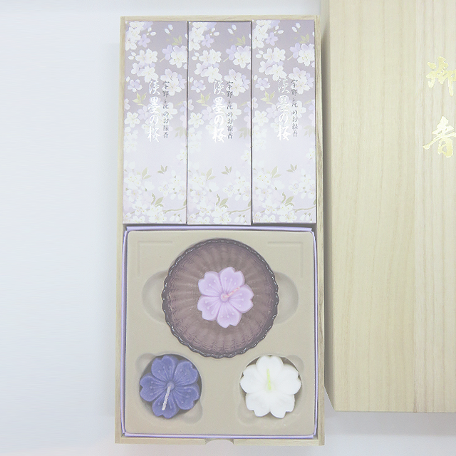 宇野千代の線香「淡墨の桜」（桐箱浮き蝋燭セット）