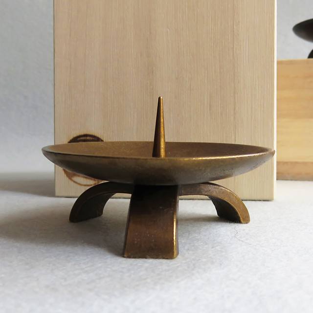 三脚（みつあし）火立（金茶）