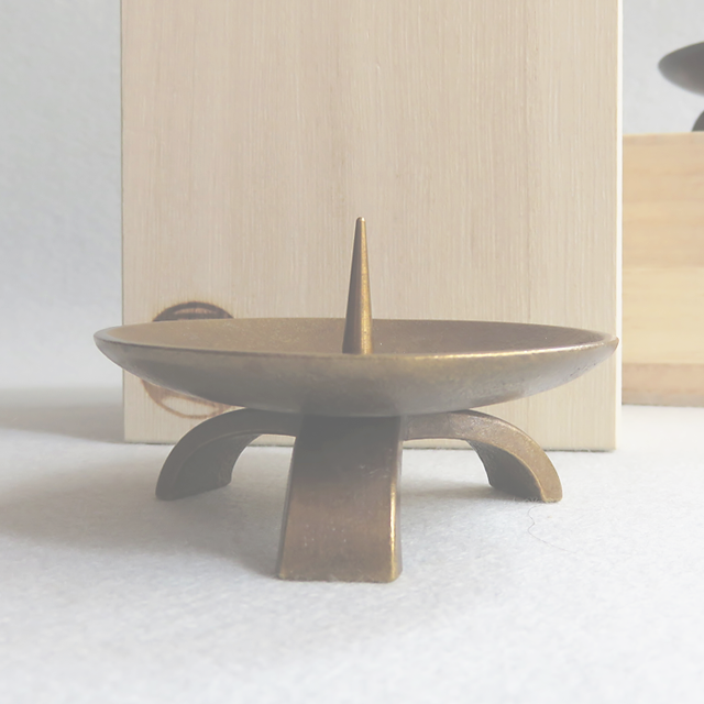 三脚（みつあし）火立（金茶）