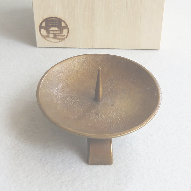 三脚（みつあし）火立（金茶）