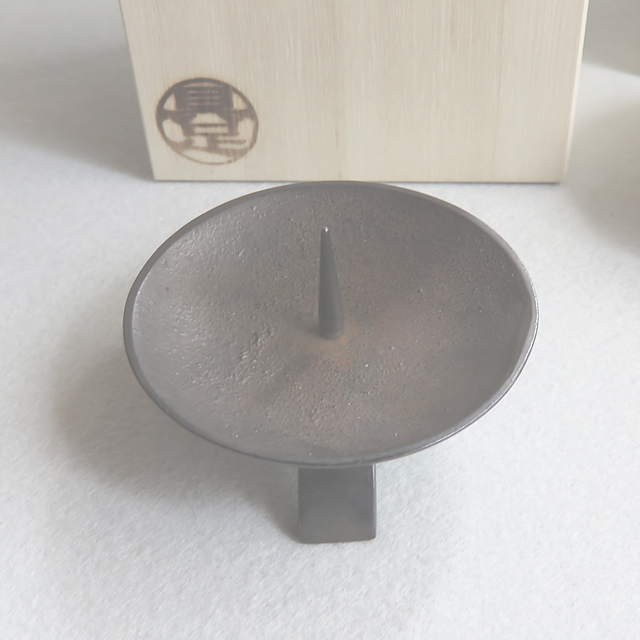 三脚（みつあし）火立（黒茶）